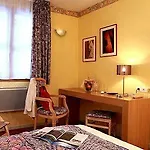 Hotel Logis Le Luth Mirecourt