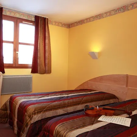 Hotel Logis Le Luth 2*