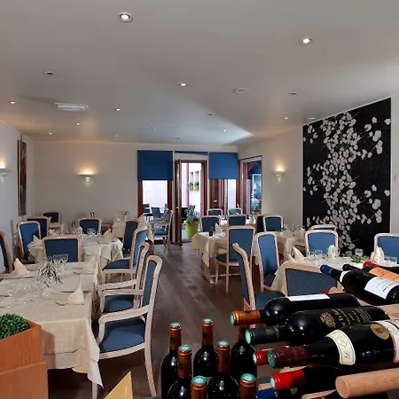 Hotel Logis Le Luth 2*