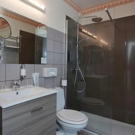 Hotel Logis Le Luth 2*