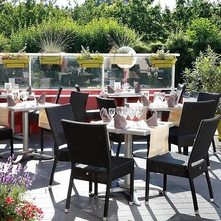 Logis Le Luth Hotel