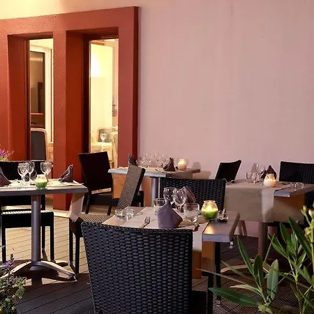 Logis Le Luth Hotel 2*