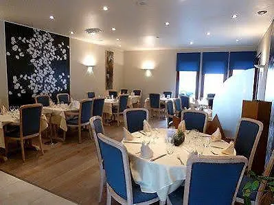 Hotel Logis Le Luth Mirecourt