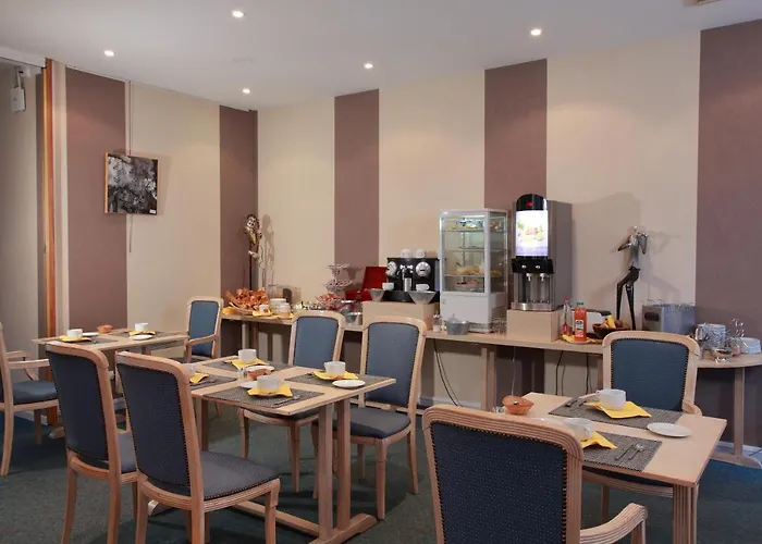 Hotel Logis Le Luth 2*