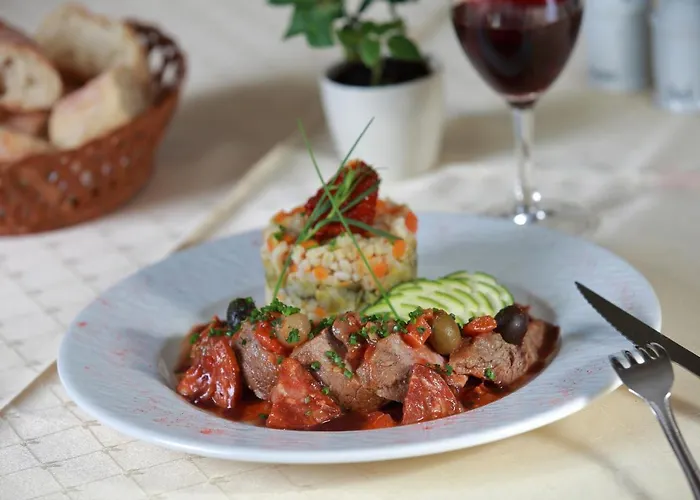 鲁斯之家酒店 2* 米尔库尔