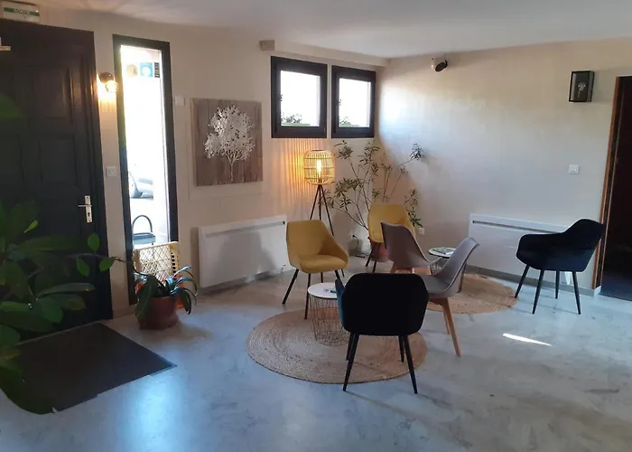 鲁斯之家酒店 2*