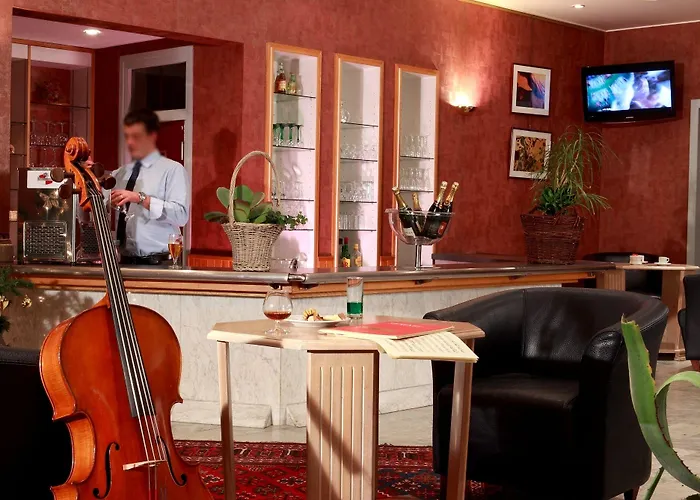 鲁斯之家酒店 2* 米尔库尔