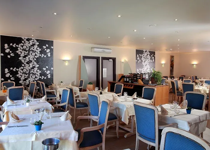 鲁斯之家酒店 酒店 2*