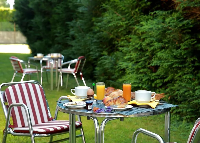 鲁斯之家酒店 2* 米尔库尔