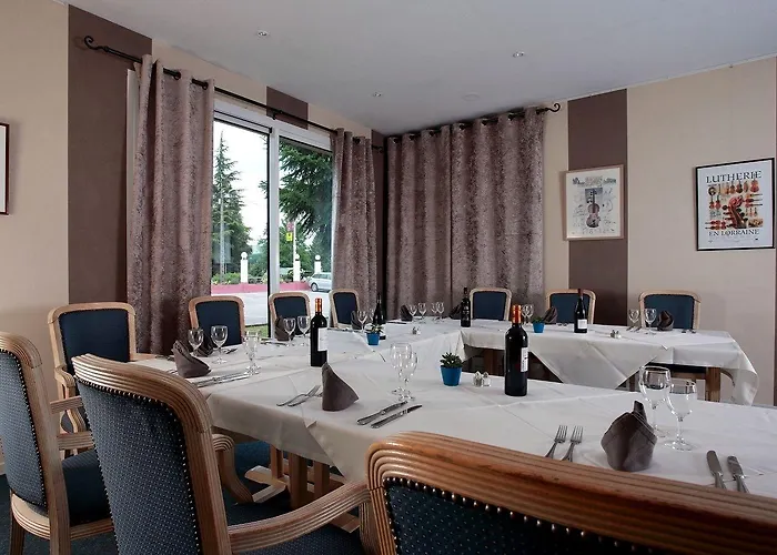 鲁斯之家酒店 2* 米尔库尔