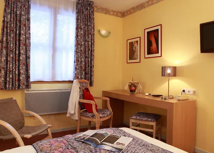 鲁斯之家酒店 2* 米尔库尔