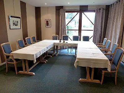 鲁斯之家酒店 2*